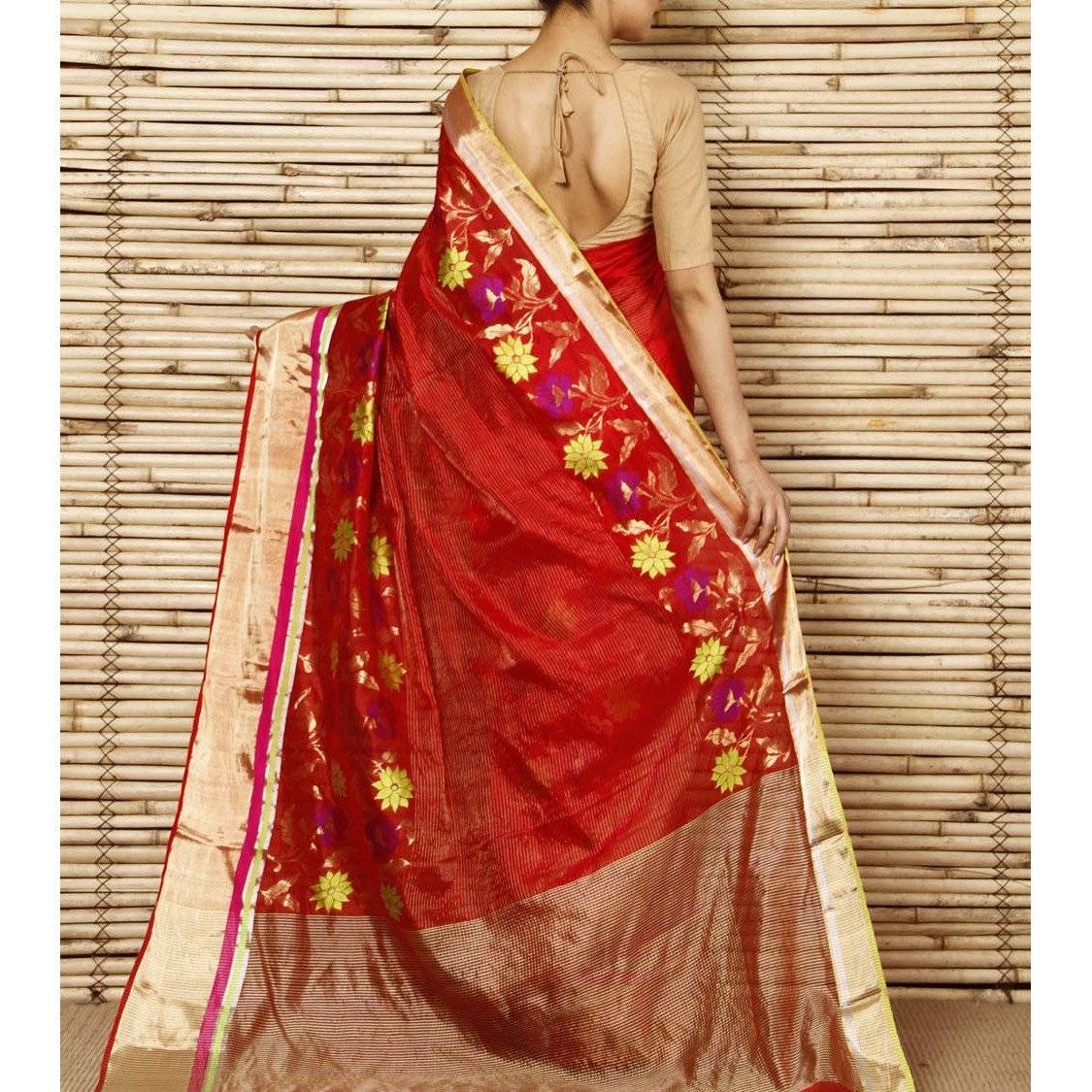 Saree Chanderi à rayures et bordures en soie rouge avec motif de jupe