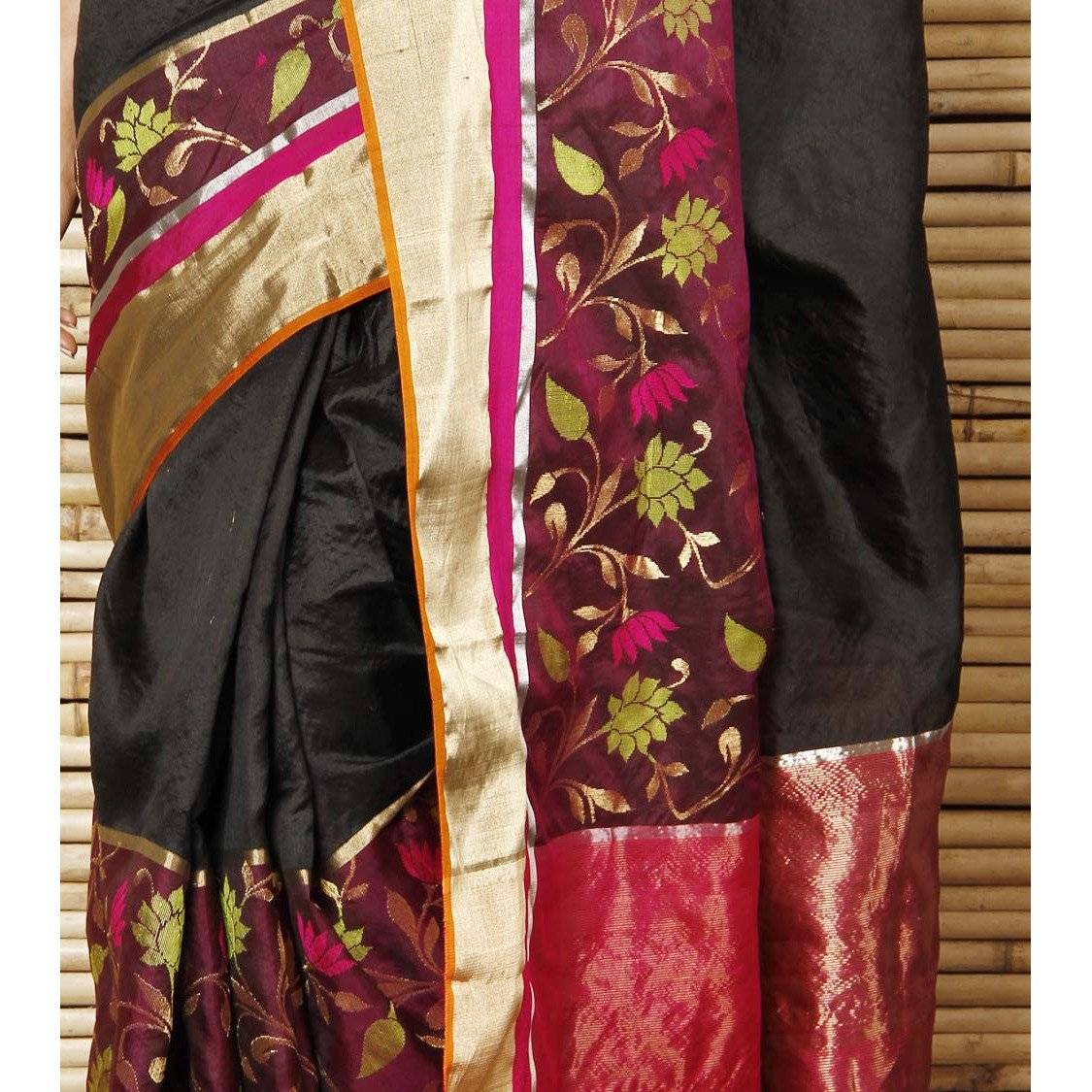 Chanderi Saree à jupe fleurie en soie noire