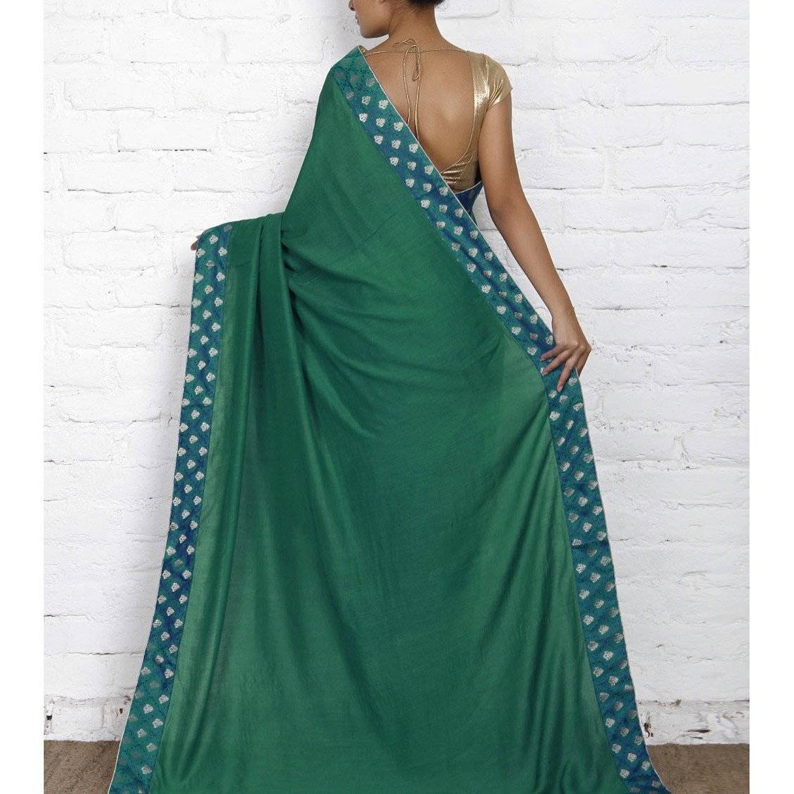 Saree en soie Tussar et Muga vert avec patch en brocart Banarasi