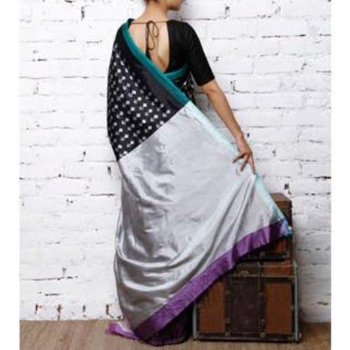 Sari en soie ikat tissé à la main noir et gris