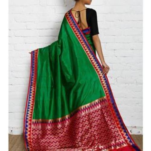 Sari en soie verte avec motif zari